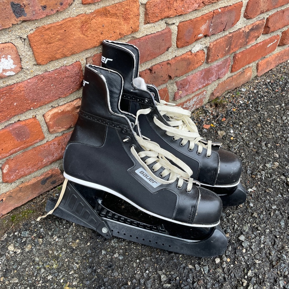 Bauer Classic Black Skates with White Accents vintage